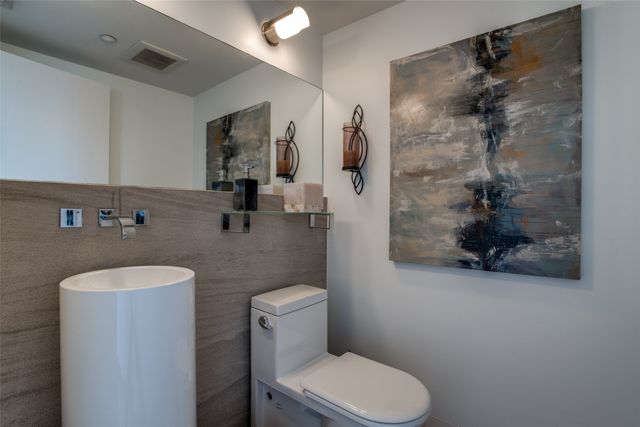 4242 Lomo Alto Drive N96, Highland Park, TX 75219