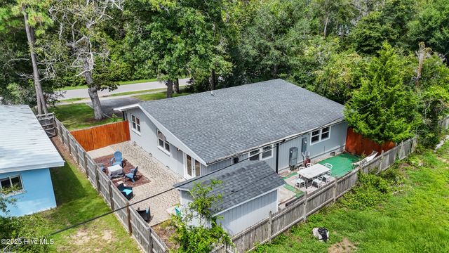 424 Keziah Street, Oak Island, NC 28465
