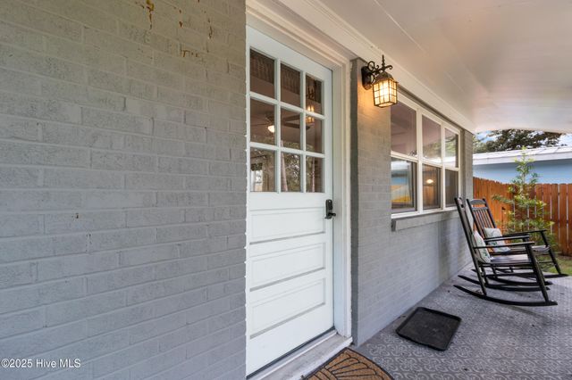 424 Keziah Street, Oak Island, NC 28465