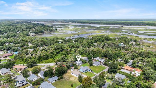 424 Keziah Street, Oak Island, NC 28465