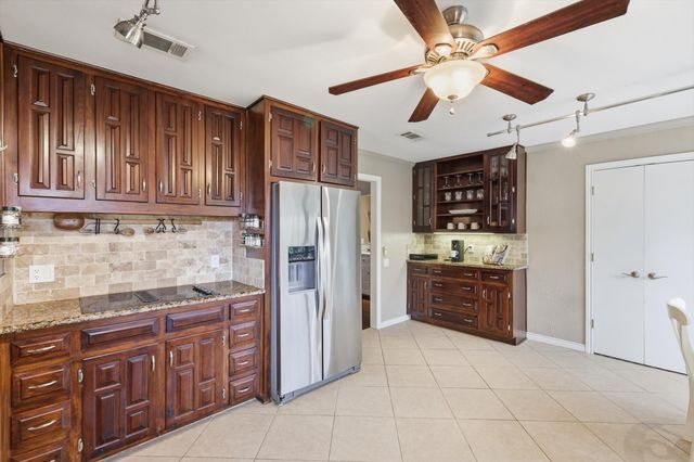 1115 Wiltshire Drive, Carrollton, TX 75007