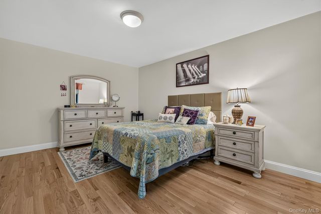 1243 California Road 2R, Eastchester, NY 10709