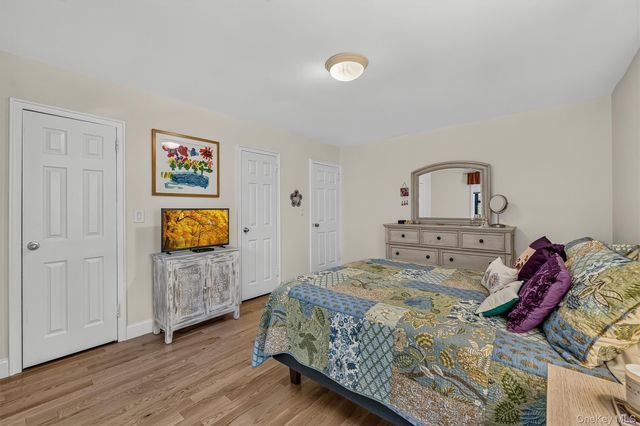 1243 California Road 2R, Eastchester, NY 10709