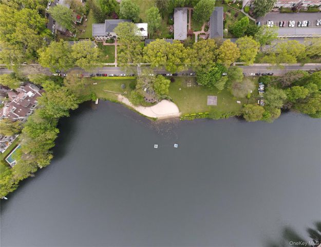 1243 California Road 2R, Eastchester, NY 10709