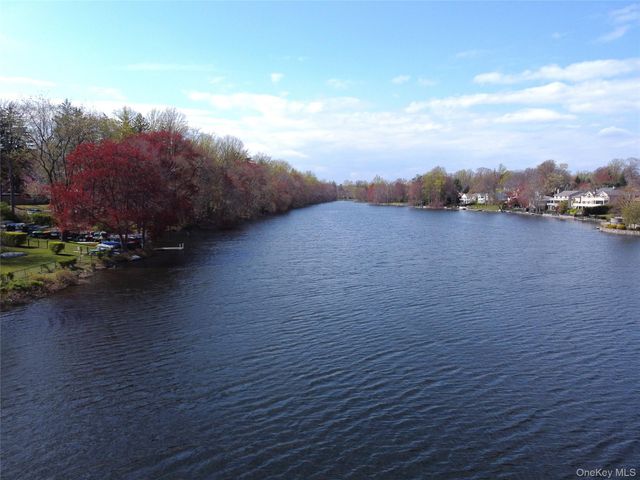 1243 California Road 2R, Eastchester, NY 10709