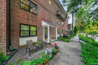 1243 California Road 2R, Eastchester, NY 10709