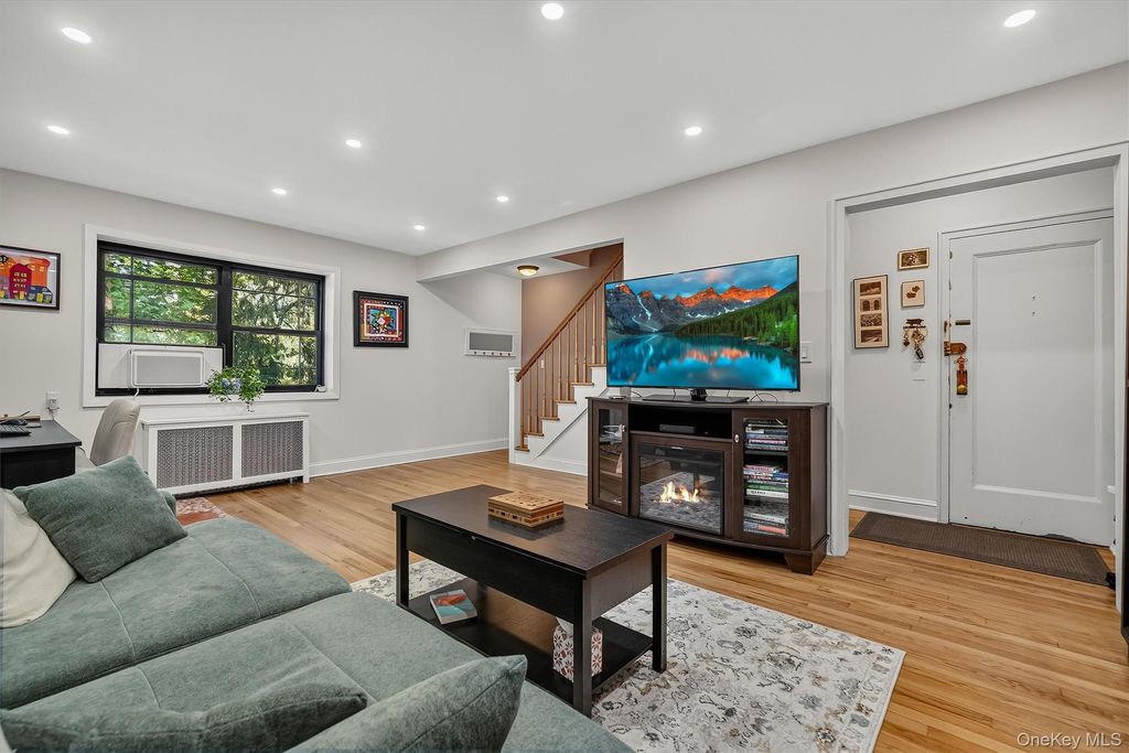 1243 California Road 2R, Eastchester, NY 10709 — photo 3