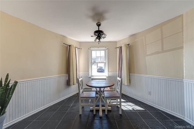 70 Bristol Street, Lindenhurst, NY 11757
