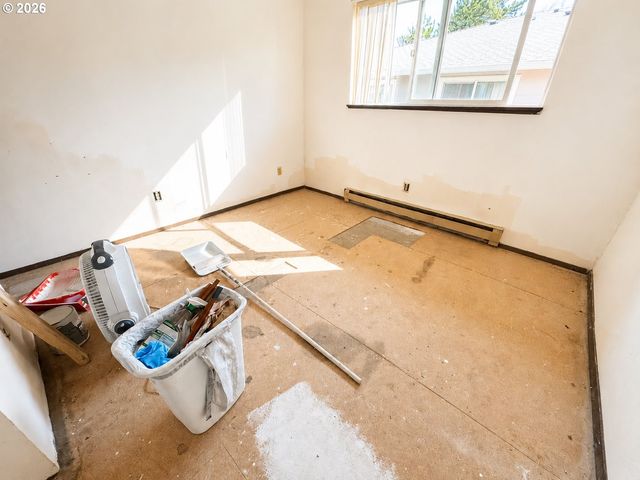 3182 Ne 16TH St, Gresham, OR 97030