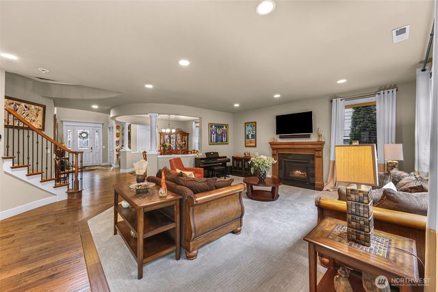 10082 240th Avenue NE, Redmond, WA 98053