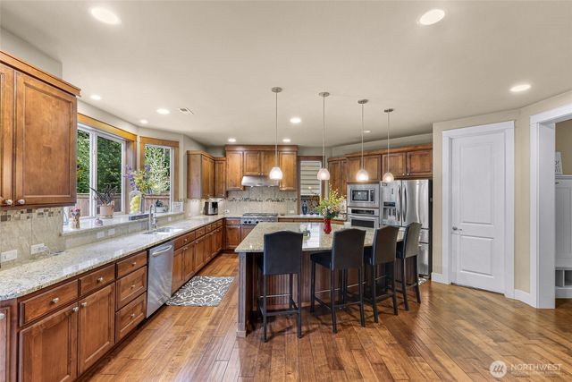 10082 240th Avenue NE, Redmond, WA 98053