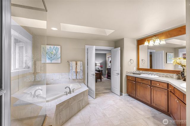 10082 240th Avenue NE, Redmond, WA 98053