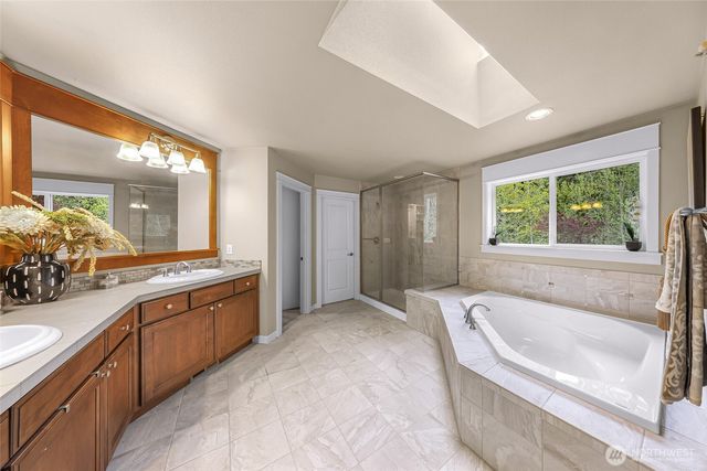 10082 240th Avenue NE, Redmond, WA 98053