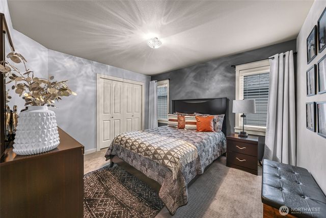 10082 240th Avenue NE, Redmond, WA 98053