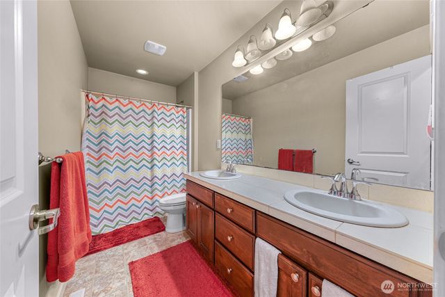 10082 240th Avenue NE, Redmond, WA 98053