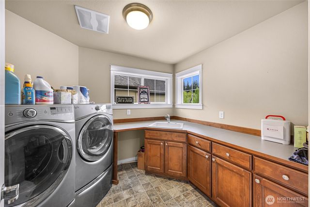 10082 240th Avenue NE, Redmond, WA 98053