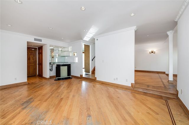 10214 Larwin Ave 7, Chatsworth, CA 91311