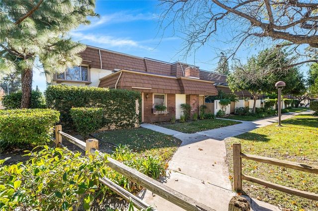 10214 Larwin Ave 7, Chatsworth, CA 91311