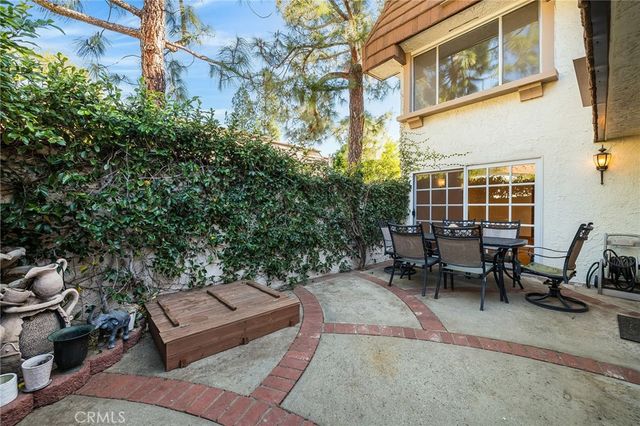 10214 Larwin Ave 7, Chatsworth, CA 91311