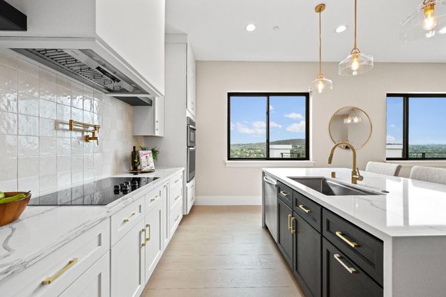 3271 Woodleigh Ln, Cameron Park, CA 95682