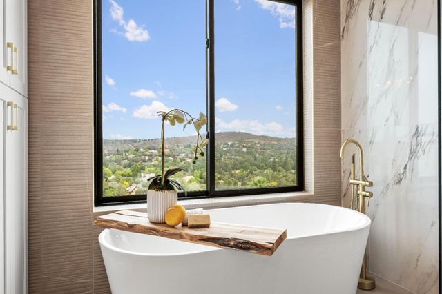 3271 Woodleigh Ln, Cameron Park, CA 95682