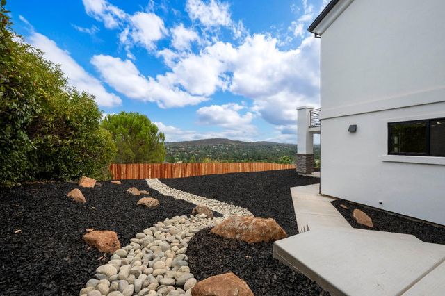 3271 Woodleigh Ln, Cameron Park, CA 95682