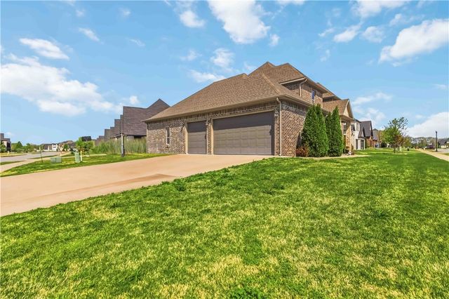 4606 SW Barton Street, Bentonville, AR 72713
