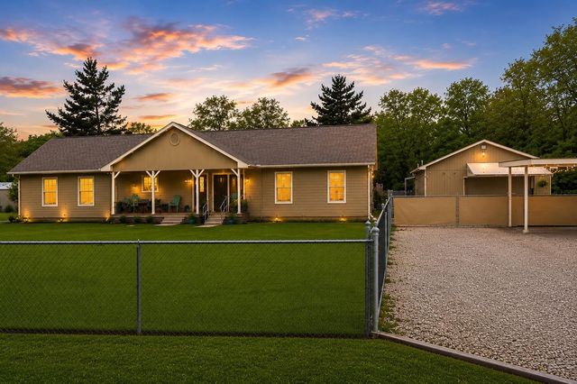 214 County Rd 4870, Newark, TX 76071