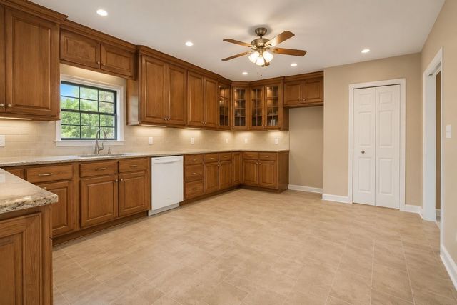 214 County Rd 4870, Newark, TX 76071