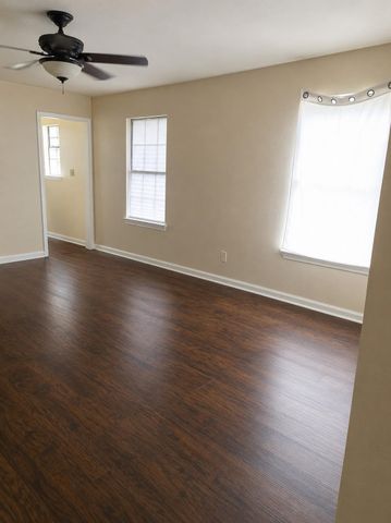 214 County Rd 4870, Newark, TX 76071
