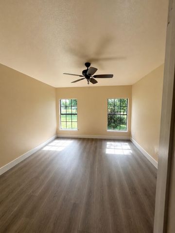 214 County Rd 4870, Newark, TX 76071