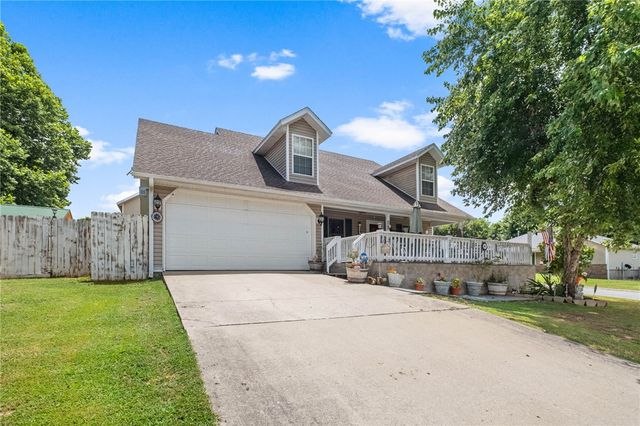 20628 Hillcrest Drive, Springdale, AR 72764