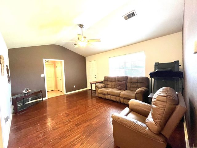1402 Roes Rdg, Heber Springs, AR 72543