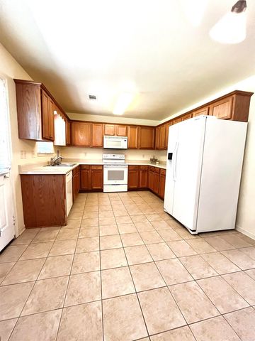 1402 Roes Rdg, Heber Springs, AR 72543
