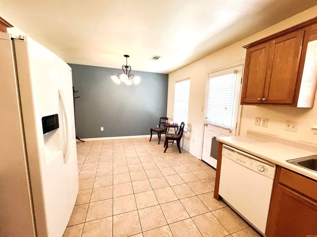 1402 Roes Rdg, Heber Springs, AR 72543