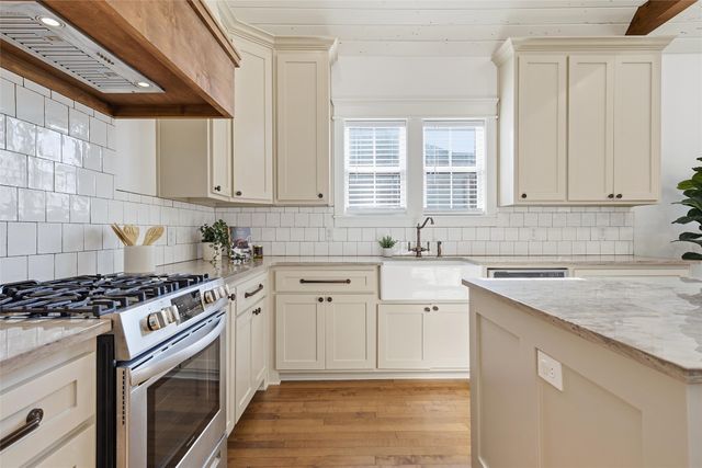 2108 Fort Avenue, Waco, TX 76707