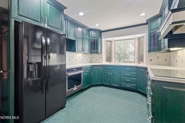 3905 Hillandale Road, East, Ottawa Hills, OH 43606
