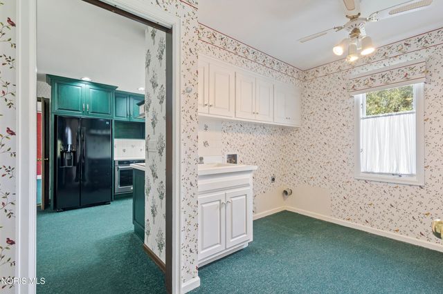 3905 Hillandale Road, East, Ottawa Hills, OH 43606
