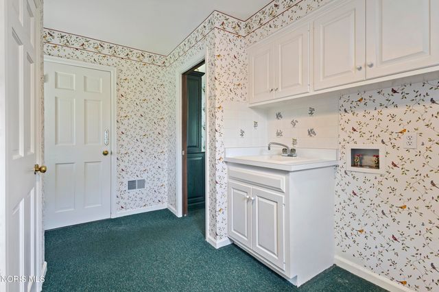 3905 Hillandale Road, East, Ottawa Hills, OH 43606