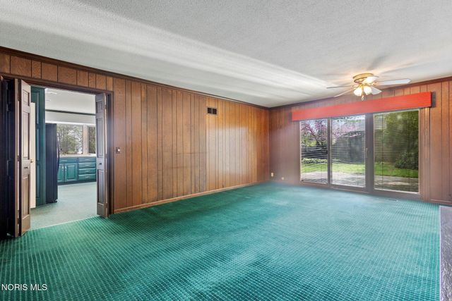 3905 Hillandale Road, East, Ottawa Hills, OH 43606