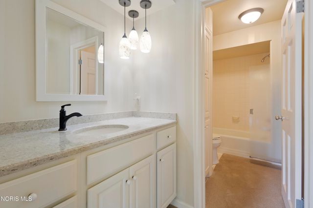 3905 Hillandale Road, East, Ottawa Hills, OH 43606