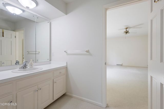 3905 Hillandale Road, East, Ottawa Hills, OH 43606