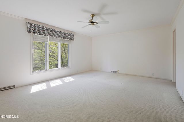 3905 Hillandale Road, East, Ottawa Hills, OH 43606