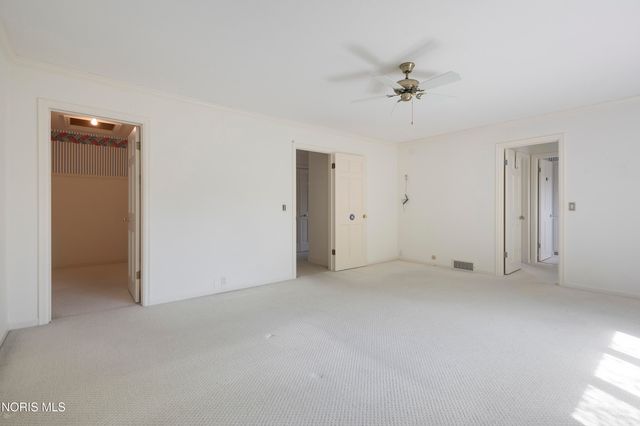 3905 Hillandale Road, East, Ottawa Hills, OH 43606