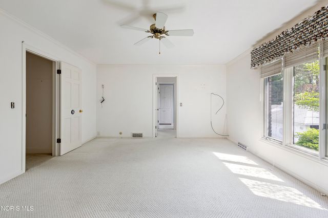 3905 Hillandale Road, East, Ottawa Hills, OH 43606