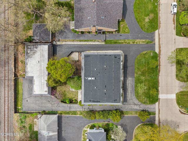 3905 Hillandale Road, East, Ottawa Hills, OH 43606
