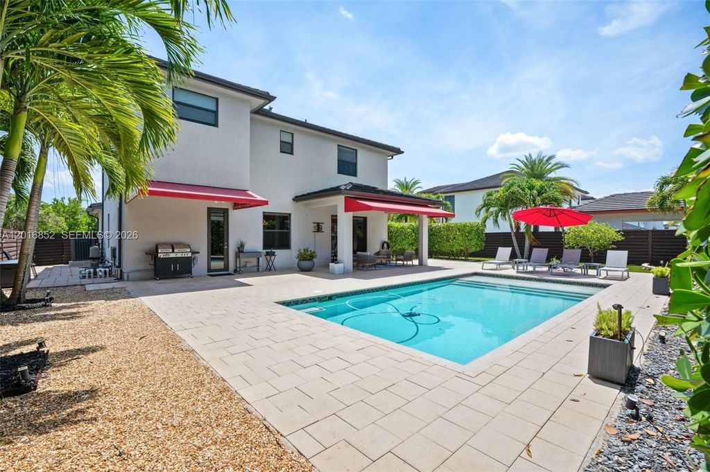 8915 NW 161st Terrace, Miami Lakes, FL 33018