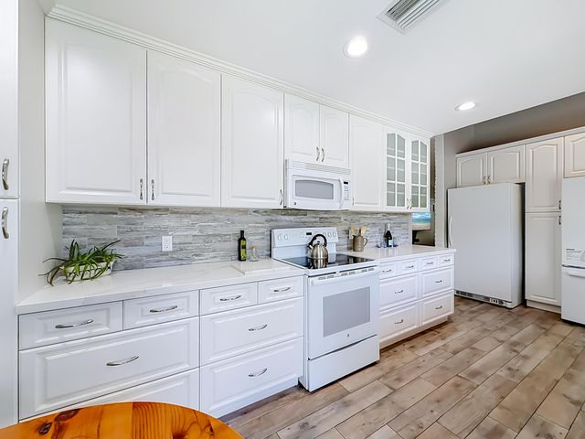 16751 Redwood Way, Weston, FL 33326