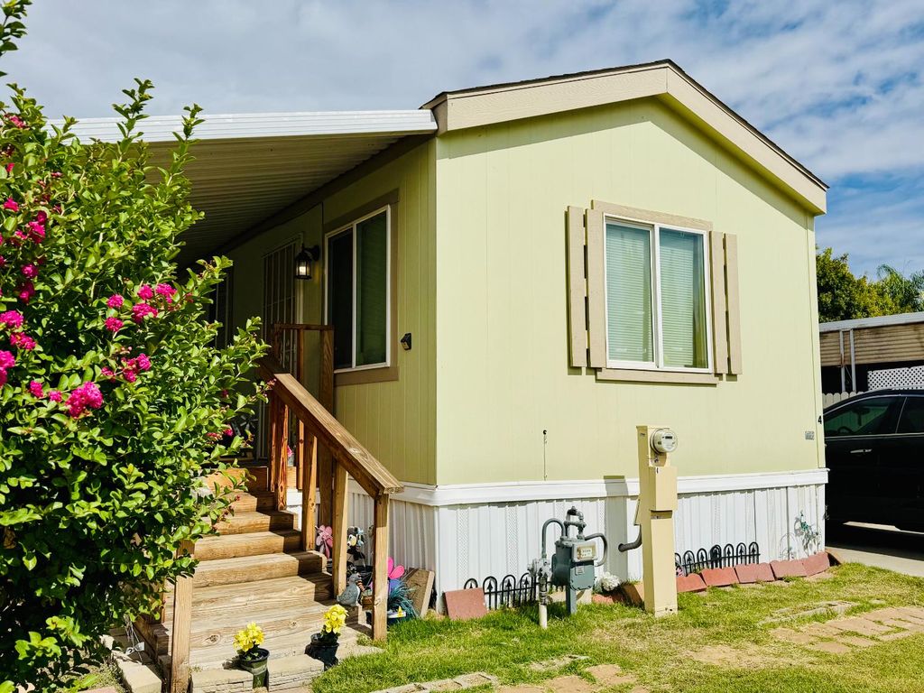 1218 E Cleveland Avenue # 4, Madera, CA 93638