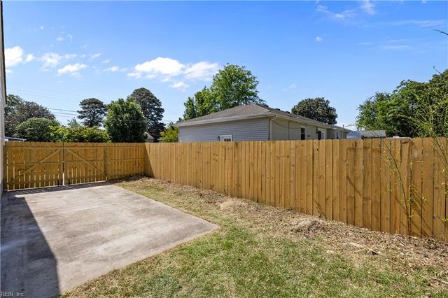 1513 Sagewood DR, Virginia Beach, VA 23455